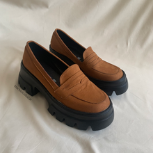 Cargar imagen en el visor de la galería, Mocasines antifaz camel