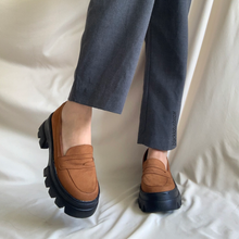 Cargar imagen en el visor de la galería, Mocasines antifaz camel