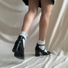 Cargar imagen en el visor de la galería, Mary janes negros de tacón bajo