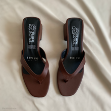 Cargar imagen en el visor de la galería, Sandalias marrón de orcapoyo y tacón *LIQUIDACIÓN*