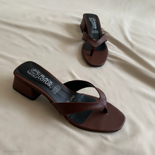 Cargar imagen en el visor de la galería, Sandalias marrón de orcapoyo y tacón *LIQUIDACIÓN*