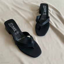 Cargar imagen en el visor de la galería, Sandalias negras de orcapoyo y tacón *LIQUIDACIÓN*