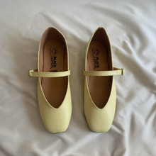 Cargar imagen en el visor de la galería, Ballerinas en v amarillas *edición especial*