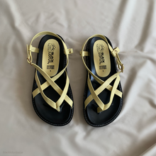 Cargar imagen en el visor de la galería, Sandalias tiritas amarillas *edición especial*