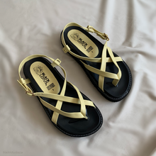 Cargar imagen en el visor de la galería, Sandalias tiritas amarillas *edición especial*