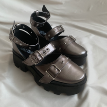 Cargar imagen en el visor de la galería, Zapatos de tres hebillas antimonio