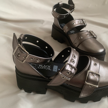 Cargar imagen en el visor de la galería, Zapatos de tres hebillas antimonio