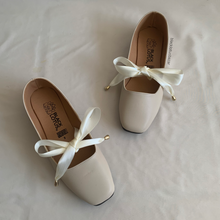 Cargar imagen en el visor de la galería, Ballerinas con listón