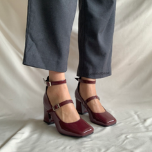 Cargar imagen en el visor de la galería, Mary janes tintos de tacón bajo