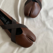 Cargar imagen en el visor de la galería, *PAR ÚNICO* Ballerinas marron talla 25