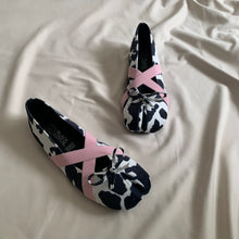 Cargar imagen en el visor de la galería, *PAR ÚNICO* Ballerinas vaquita talla 23