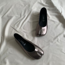 Cargar imagen en el visor de la galería, *PAR ÚNICO* Ballerinas antimonio talla 23