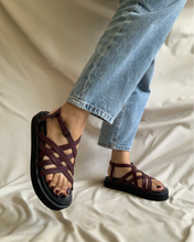 Cargar imagen en el visor de la galería, Sandalias de tiritas intercaladas