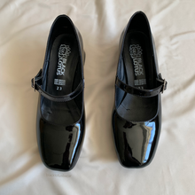 Cargar imagen en el visor de la galería, Mary janes negro charol