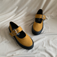 Cargar imagen en el visor de la galería, Zapatos Mary Jane mostaza