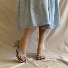 Cargar imagen en el visor de la galería, Sandalias orcapoyo baby blue