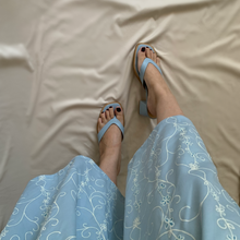 Cargar imagen en el visor de la galería, Sandalias orcapoyo baby blue