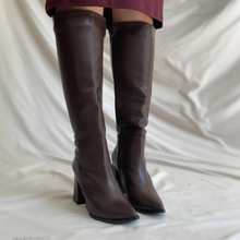 Cargar imagen en el visor de la galería, Bota alta café