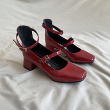 Cargar imagen en el visor de la galería, Mary janes rojo rubí *Edición San Valentin*