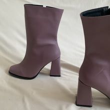 Cargar imagen en el visor de la galería, Bota violeta