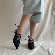 Cargar imagen en el visor de la galería, Tacones kitten con cintas