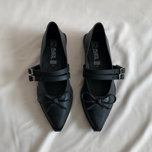 Cargar imagen en el visor de la galería, *PAR ÚNICO* Ballerinas negras en punta talla 23