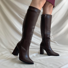 Cargar imagen en el visor de la galería, Bota alta café