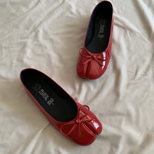 Cargar imagen en el visor de la galería, *PAR ÚNICO* Ballerinas rojo charol talla 23