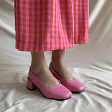 Cargar imagen en el visor de la galería, Zapatos destalonados rosa *Edición San Valentin*