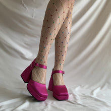 Cargar imagen en el visor de la galería, Zapatos con pulsera rosa valentin *Edición San Valentin*