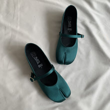 Cargar imagen en el visor de la galería, Ballerinas punta dividida lisas con correa