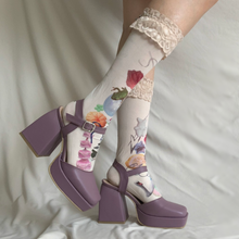 Cargar imagen en el visor de la galería, Zapatos con pulsera violeta mate