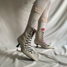 Cargar imagen en el visor de la galería, Botines kitten nude