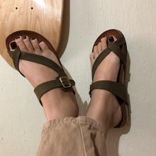 Cargar imagen en el visor de la galería, Sandalias de corcho orcapoyo cruzadas