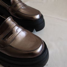 Cargar imagen en el visor de la galería, Mocasines antifaz antimonio