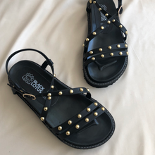 Cargar imagen en el visor de la galería, Sandalias cruzadas con perlitas