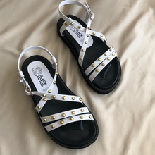 Cargar imagen en el visor de la galería, Sandalias cruzadas con perlitas