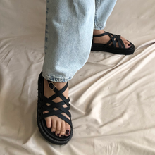 Cargar imagen en el visor de la galería, Sandalias de tiritas intercaladas