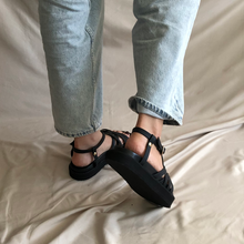 Cargar imagen en el visor de la galería, Sandalias de tiritas intercaladas