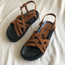 Cargar imagen en el visor de la galería, Sandalias de tiritas intercaladas