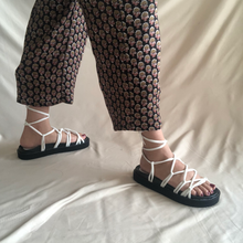 Cargar imagen en el visor de la galería, Sandalias gladiador