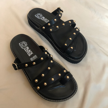 Cargar imagen en el visor de la galería, Sandalias de perlitas