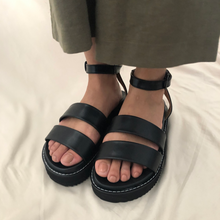 Cargar imagen en el visor de la galería, Sandalias doble tira