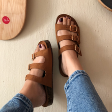 Cargar imagen en el visor de la galería, Sandalias de corcho tres hebillas