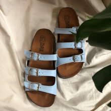 Cargar imagen en el visor de la galería, Sandalias de corcho tres hebillas