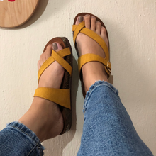 Cargar imagen en el visor de la galería, Sandalias de corcho orcapoyo cruzadas