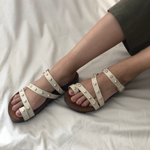 Cargar imagen en el visor de la galería, Sandalia de corcho perlitas