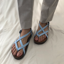 Cargar imagen en el visor de la galería, Sandalias de corcho tiritas