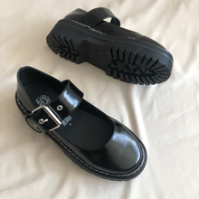 Cargar imagen en el visor de la galería, Zapatos Mary Jane negro charol