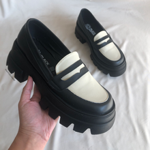 Cargar imagen en el visor de la galería, Mocasines antifaz bicolor